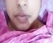 Exclusive – Desi Boudi Showing Her boobs from desi boudi showing on live with full bangla talk enjoy