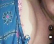 Paki aunty showing boobs from desi paki show