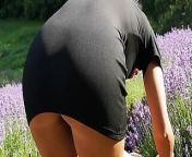 AMAZING ASS,AND PUSSY FLASHED BY BEAUTYFULL MILF ON PUBLIC LAVENDER PLANTATION from lavandi