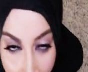 Girl in Hijab sucks cock from clips hijab