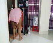 Hot Aunty taking food out of fridge when puts her head inside fridge & Huge cumshot - Fuck & Cum Behind Ass from big boob hot aunty