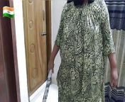 While sweeping room Pakistani hotel maid a guest seduced by her big ass & big tits then fucked her ass & cum in pussy from maid a
