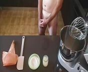 Cicci77, after making Pedro cum to reach 135 grams of sperm, prepares a super batch of &quot;all sperm&quot; meringues 45% from gram gay nude sex