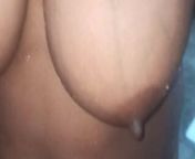 Desi Bhabhi pouring water on her belly button from indian school boy belly button