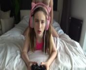 Gamer Girl Sucks Hard And Fucks Hard While Playing - Anny Walker from 联系91y游戏在线客服ww3008 cc联系91y游戏在线客服 ait