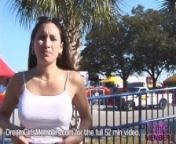Hooters Girl Bares Her Big Tits In Public from ふみのとコスプレイふみのと縄跳び